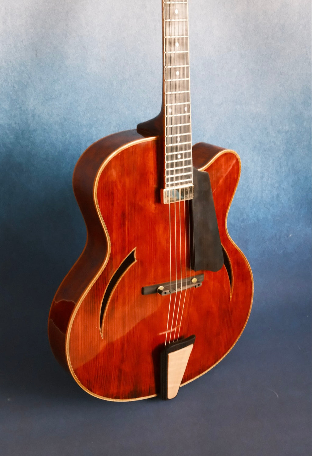 Yunzhi Handmade Jazz Guitar Spruce Top Solid Flamed Maple Body Customizable Electric Guitar Ebony Fingerboard Archtop 17Inch