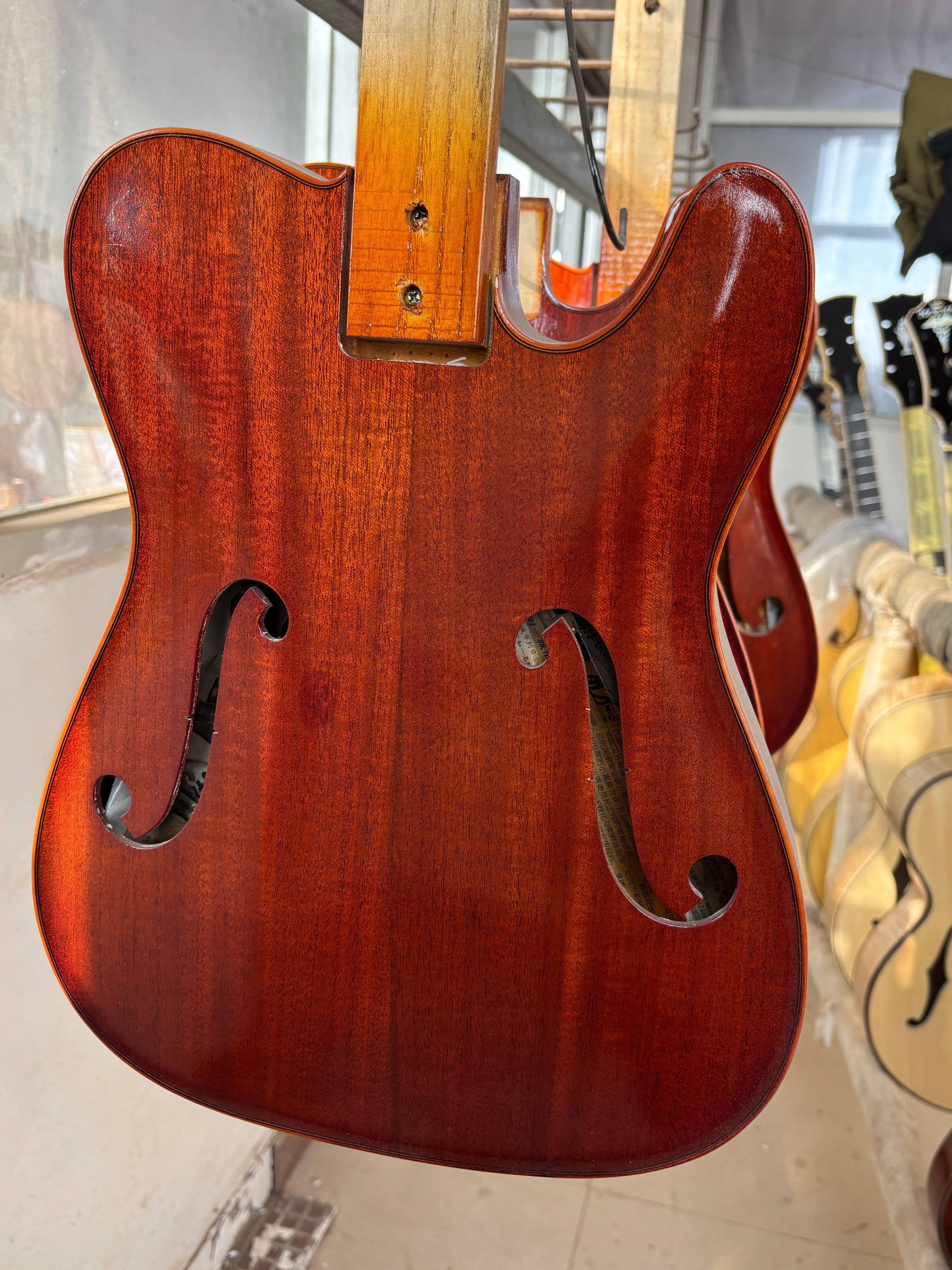 Handmade Archtop Jazz Guitar Kit Spruce Top Maple Carved Mahogany Ebony Fingerboard Hollow Body Electric Guitar for Professional