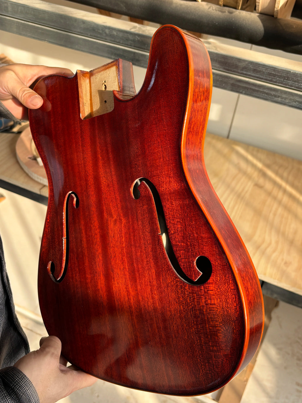 Handmade Archtop Jazz Guitar Kit Spruce Top Maple Carved Mahogany Ebony Fingerboard Hollow Body Electric Guitar for Professional