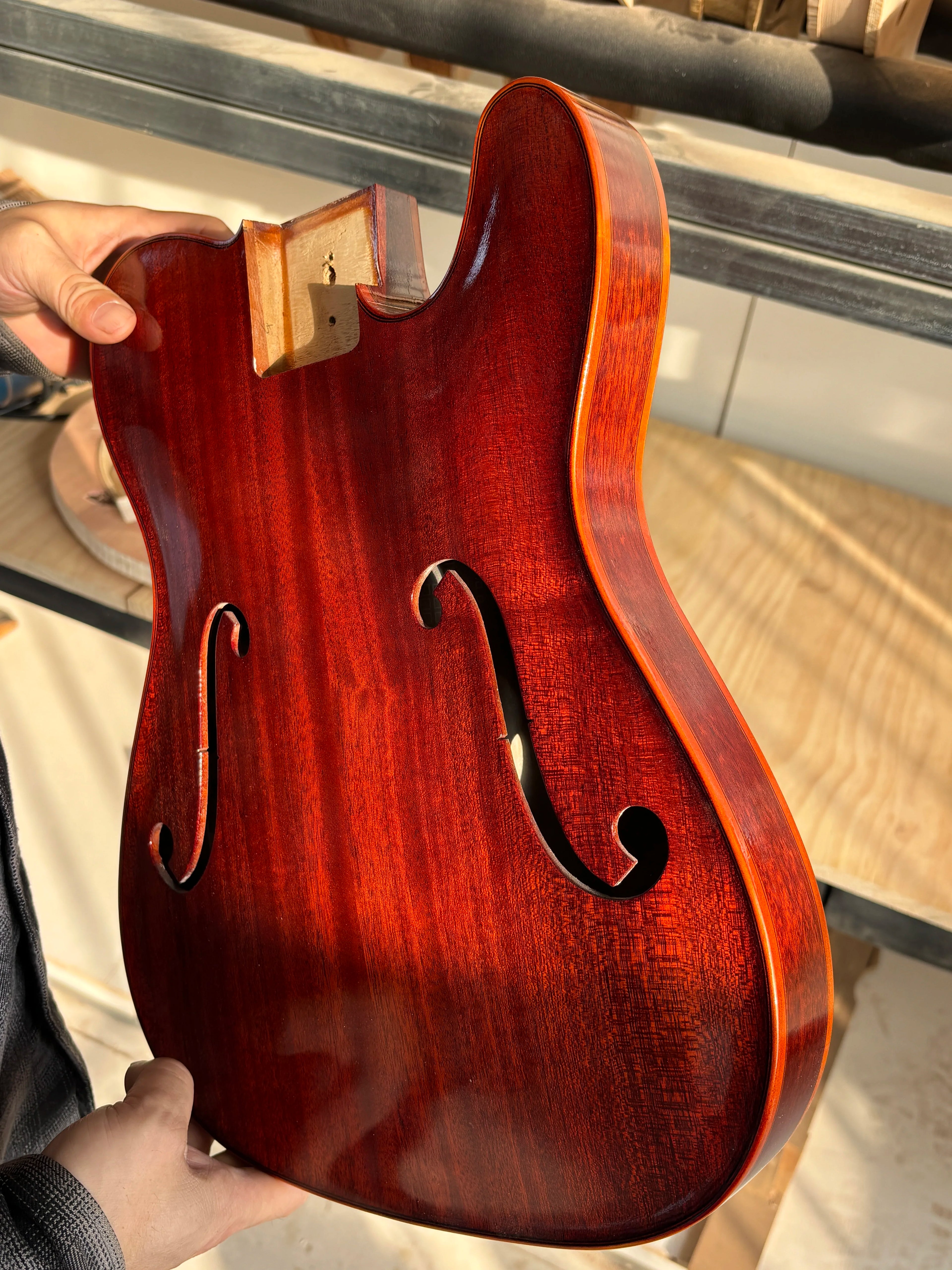 Handmade Archtop Jazz Guitar Kit Spruce Top Maple Carved Mahogany Ebony Fingerboard Hollow Body Electric Guitar for Professional